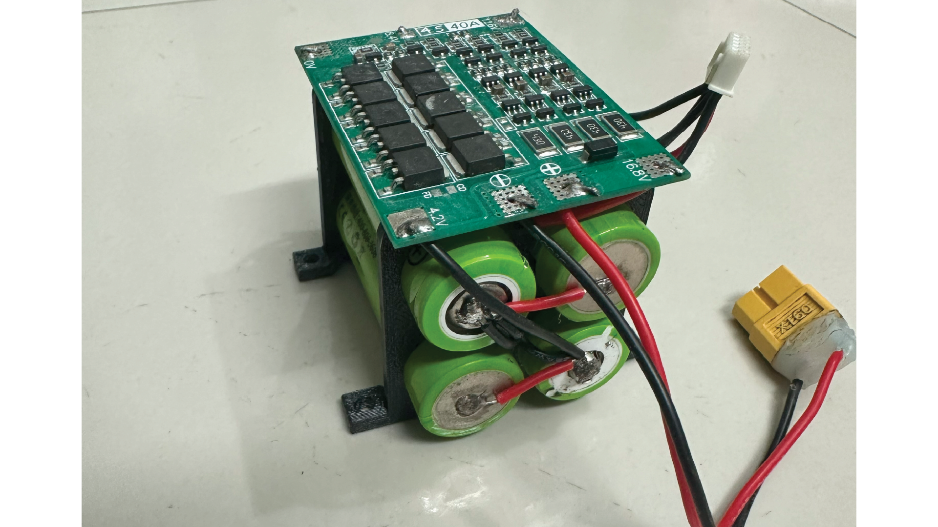 Battery pack with balancer circuit